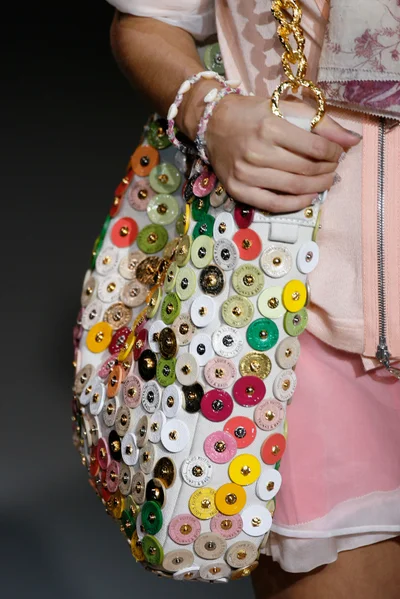 Look 60